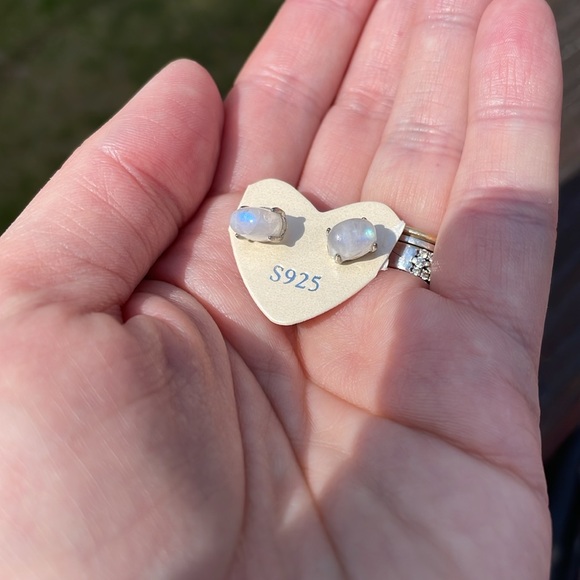 Genuine moonstone .925 studs - Picture 4 of 16